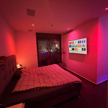 Suite And Room In A Breathtaking New Designed Penthouse In Se Tlv تل أبيب الغرفة الصورة