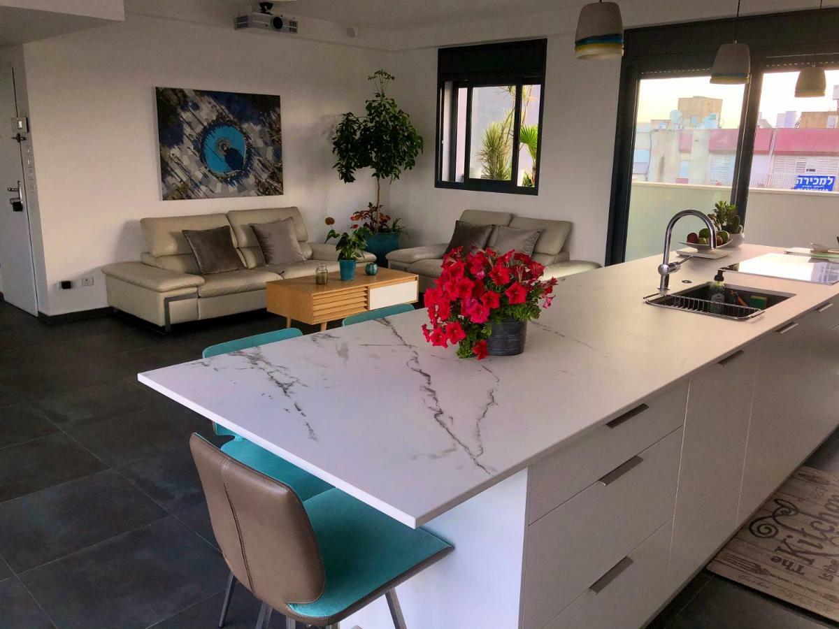 Suite And Room In A Breathtaking New Designed Penthouse In Se Tlv تل أبيب المظهر الخارجي الصورة